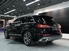 2020 Audi Q7 55 TFSI quattro S line Sport, чёрный — фото 16