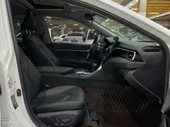 2021 Toyota Camry 2.0G Luxury, белый — фото 5