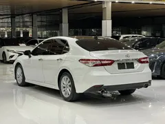 2021 Toyota Camry 2.0G Luxury, белый — фото 13