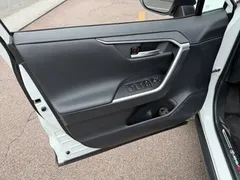 2021 Toyota RAV4 2.0L CVT 2WD Fashion Plus, белый — фото 6