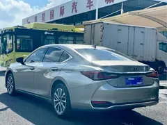 2023 Lexus ES 200 Excellence — фото 9