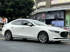 2021 Mazda 3 2.0L AT, белый — фото 3