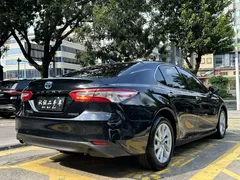 2021 Toyota Camry Hybrid 2.5HGVP Leading, чёрный — фото 5