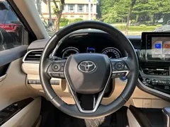 2021 Toyota Camry Hybrid 2.5HGVP Leading, чёрный — фото 13