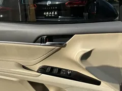 2021 Toyota Camry Hybrid 2.5HGVP Leading, чёрный — фото 14