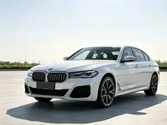 2022 BMW 5 Series 530Li Leading M Sport Package, белый — фото 1