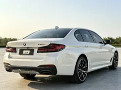 2022 BMW 5 Series 530Li Leading M Sport Package, белый — фото 7