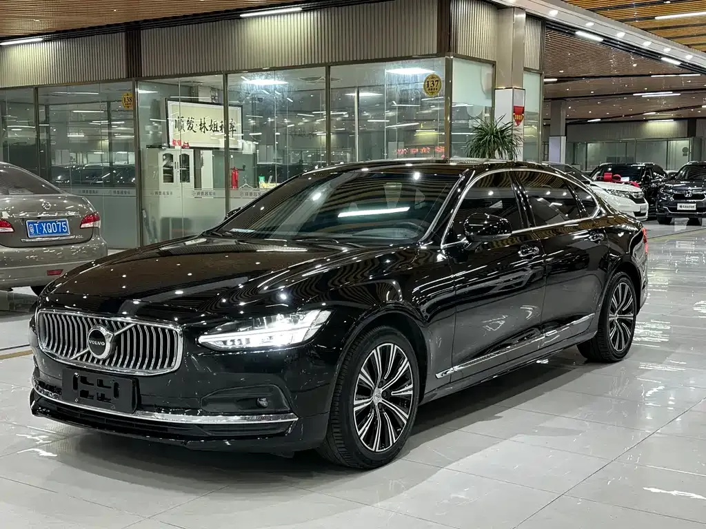 2021 Volvo S90