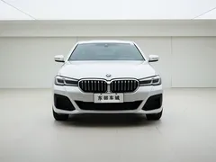 2023 BMW 5 Series 530Li xDrive M Sport Package, белый — фото 2