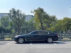 2021 BMW 7 Series 730Li Luxury Package, чёрный — фото 3