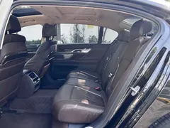 2021 BMW 7 Series 730Li Luxury Package, чёрный — фото 12