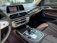 2021 BMW 7 Series 730Li Luxury Package, чёрный — фото 20