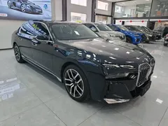 2023 BMW 7 Series 735Li M Sport Package, чёрный — фото 3