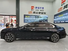 2023 BMW 7 Series 735Li M Sport Package, чёрный — фото 4