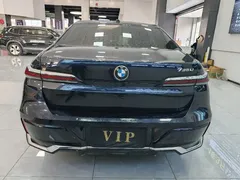 2023 BMW 7 Series 735Li M Sport Package, чёрный — фото 17