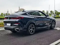2022 BMW X6 Premium M Sport Package, чёрный — фото 6