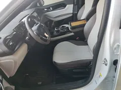 2024 BYD Qin PLUS Honor DM-i PHEV 55km Leading, белый — фото 15