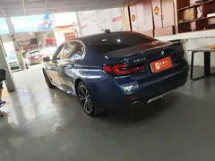 2021 BMW 5 Series 530Li Leading M Sport Package, синий — фото 4