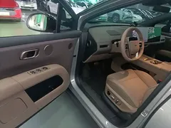 2025 Li Auto i6 2WD Standard — фото 16
