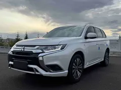 2021 Mitsubishi Outlander 2.0L 2WD 5-seat, белый — фото 1