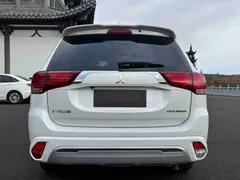 2021 Mitsubishi Outlander 2.0L 2WD 5-seat, белый — фото 5