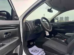2021 Mitsubishi Outlander 2.0L 2WD 5-seat, белый — фото 7
