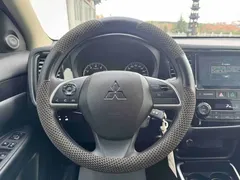 2021 Mitsubishi Outlander 2.0L 2WD 5-seat, белый — фото 15