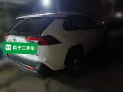 2021 Toyota RAV4 2.0L CVT 2WD Fashion, белый — фото 6