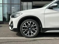 2022 BMW X1 Premium, белый — фото 5