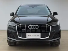 2023 Audi Q7 55 TFSI quattro S line Sport, чёрный — фото 2