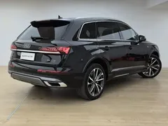 2023 Audi Q7 55 TFSI quattro S line Sport, чёрный — фото 4