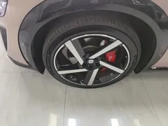 2025 Xiaomi YU7 4WD Max, чёрный — фото 23