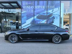 2022 BMW 5 Series 535Le PHEV M Sport Package, чёрный — фото 8