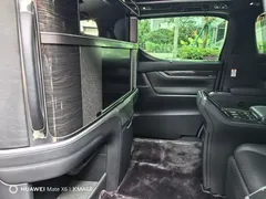 2020 Lexus LM 300h 4, чёрный — фото 6