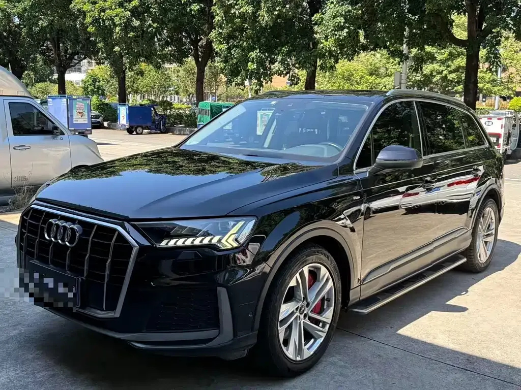 2022 Audi Q7 45 TFSI quattro S line Sport
