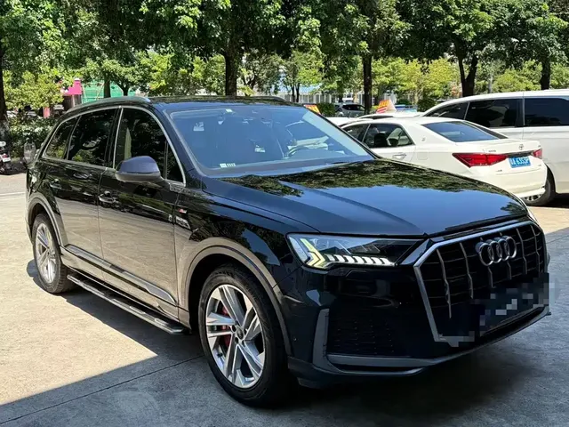 2022 Audi Q7 45 TFSI quattro S line Sport