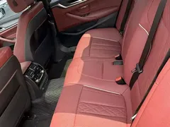 2021 BMW 5 Series 530Li xDrive M Sport Package, белый — фото 3
