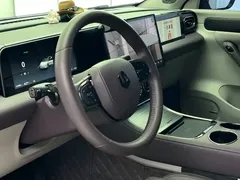 2024 Leapmotor C11 EV 580 Premium, белый — фото 19