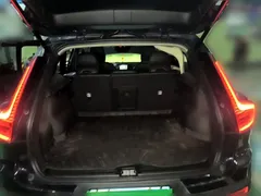 2021 Volvo XC40 4WD Luxury, синий — фото 20