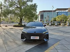 2023 Changan UNI-V 1.5T Premium — фото 2
