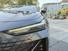 2023 Changan UNI-V 1.5T Premium — фото 8
