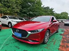 2020 Mazda 3 1.5L AT Sunroof — фото 3