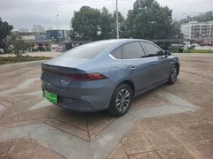 2024 BYD Qin PLUS Honor DM-i PHEV 55km Leading, синий — фото 7