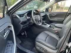 2023 Toyota RAV4 Hybrid 2.5L E-CVT 2WD Elite Plus, чёрный — фото 11