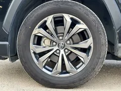 2023 Toyota RAV4 Hybrid 2.5L E-CVT 2WD Elite Plus, чёрный — фото 12