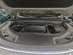 2025 Li Auto L9 Smart Refresh — фото 20
