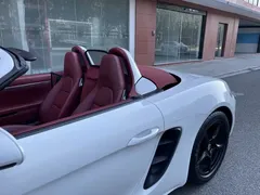 2018 Porsche 718 Boxster 2.0T, белый — фото 2