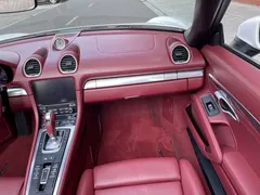 2018 Porsche 718 Boxster 2.0T, белый — фото 17