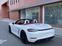 2018 Porsche 718 Boxster 2.0T, белый — фото 19