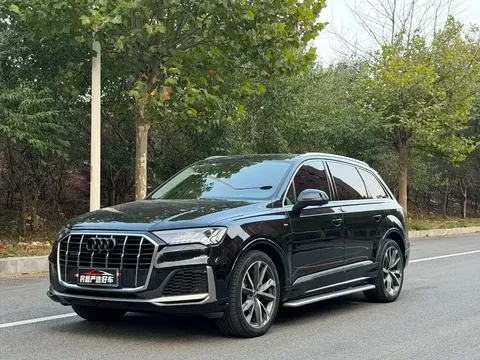 2021 Audi Q7 55 TFSI quattro S line Sport